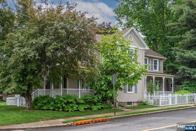 66 Hillside Avenue, Midland Park, NJ 07432