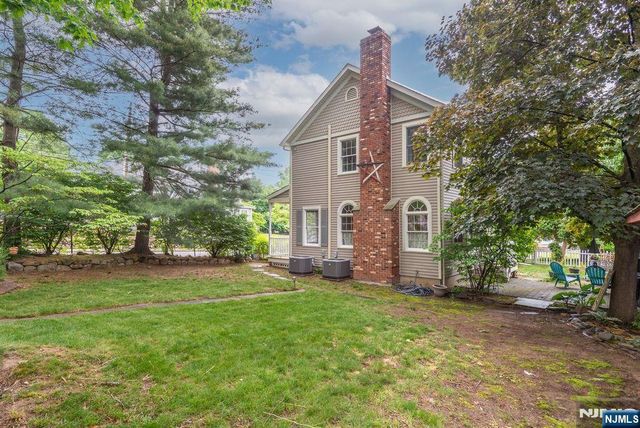 66 Hillside Avenue, Midland Park, NJ 07432