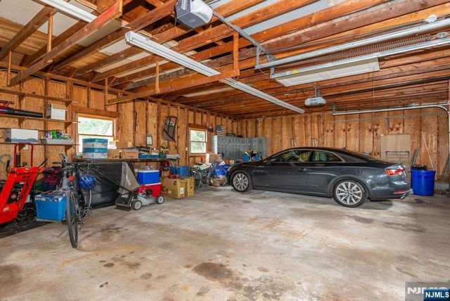 66 Hillside Avenue, Midland Park, NJ 07432