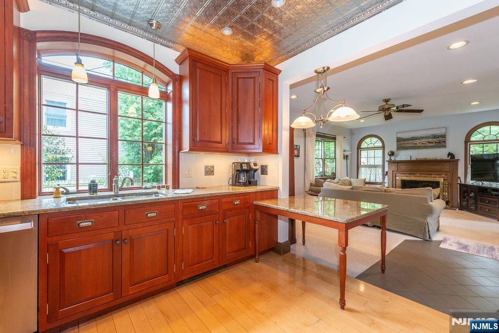 66 Hillside Avenue, Midland Park, NJ 07432