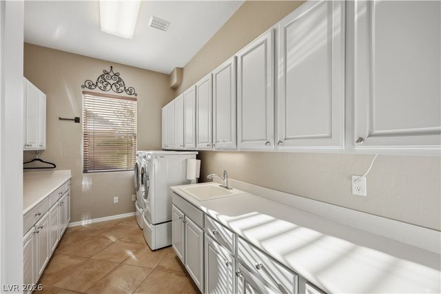 8484 Illusionary Magic Circle, Las Vegas, NV 89131
