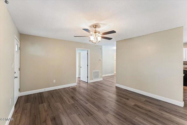 1605 Rolling Hills Drive, Dandridge, TN 37725