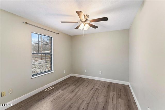 1605 Rolling Hills Drive, Dandridge, TN 37725