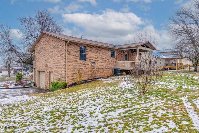 1605 Rolling Hills Drive, Dandridge, TN 37725