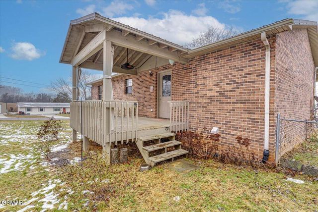 1605 Rolling Hills Drive, Dandridge, TN 37725