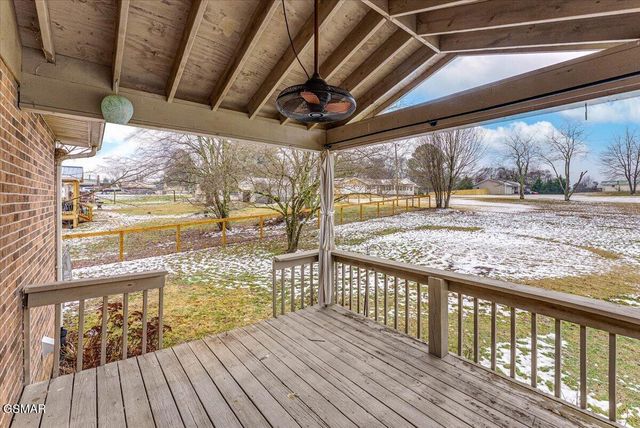 1605 Rolling Hills Drive, Dandridge, TN 37725