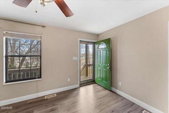 1605 Rolling Hills Drive, Dandridge, TN 37725