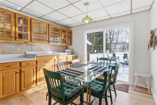 9800 Gleeson Drive, Valley View, OH 44125