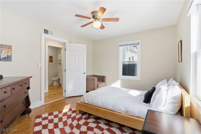 9800 Gleeson Drive, Valley View, OH 44125