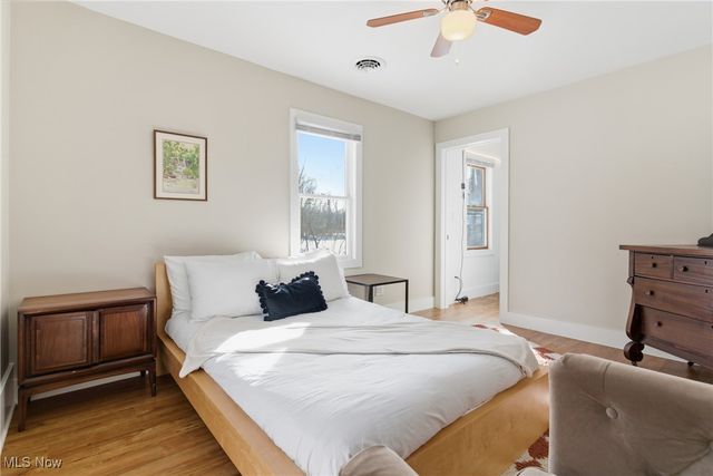 9800 Gleeson Drive, Valley View, OH 44125