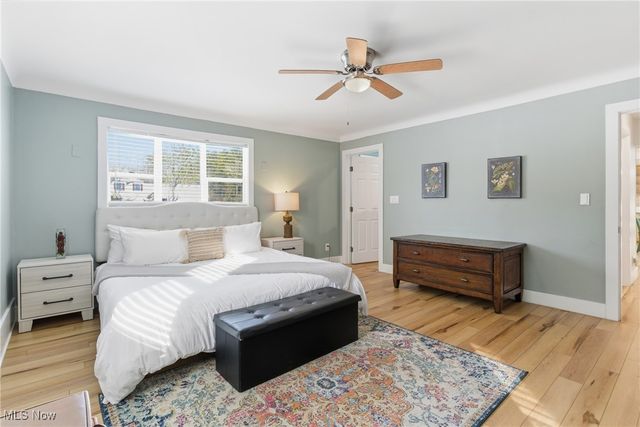 9800 Gleeson Drive, Valley View, OH 44125