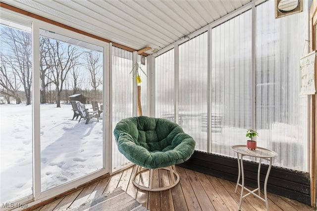 9800 Gleeson Drive, Valley View, OH 44125