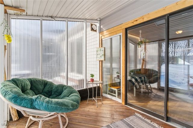 9800 Gleeson Drive, Valley View, OH 44125