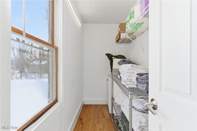 9800 Gleeson Drive, Valley View, OH 44125