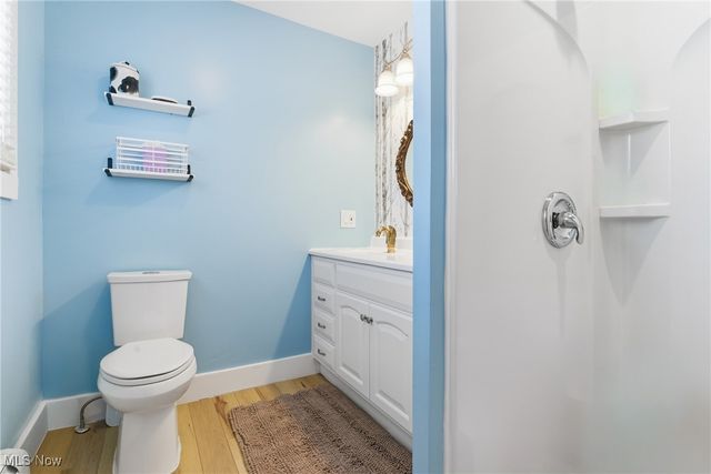 9800 Gleeson Drive, Valley View, OH 44125