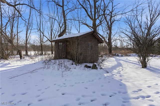 9800 Gleeson Drive, Valley View, OH 44125