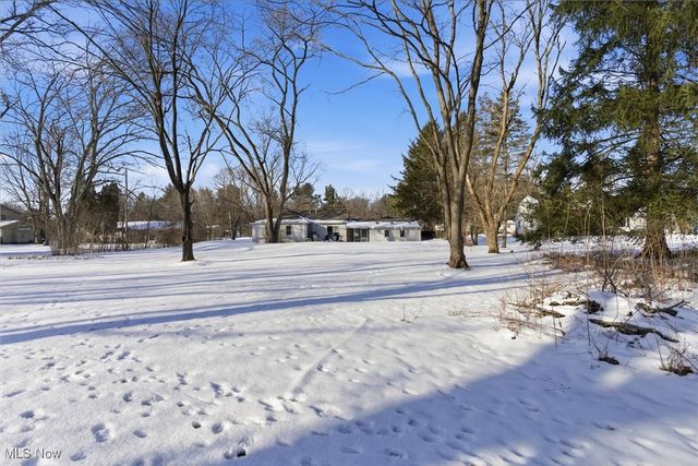 9800 Gleeson Drive, Valley View, OH 44125