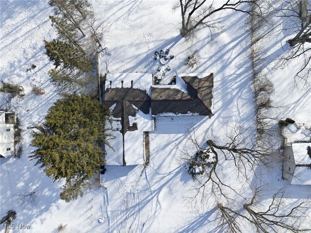 9800 Gleeson Drive, Valley View, OH 44125