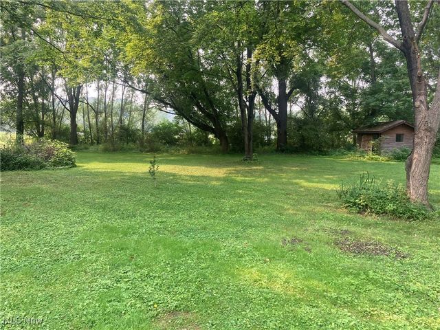 9800 Gleeson Drive, Valley View, OH 44125