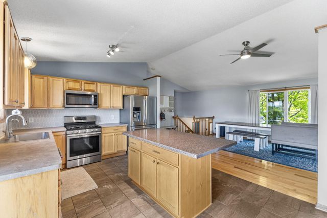 127 Bluestem Avenue, Shakopee, MN 55379