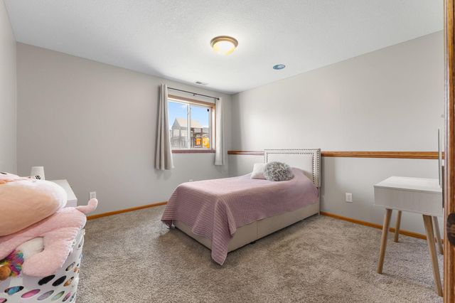 127 Bluestem Avenue, Shakopee, MN 55379