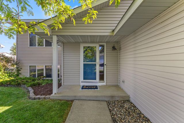 127 Bluestem Avenue, Shakopee, MN 55379