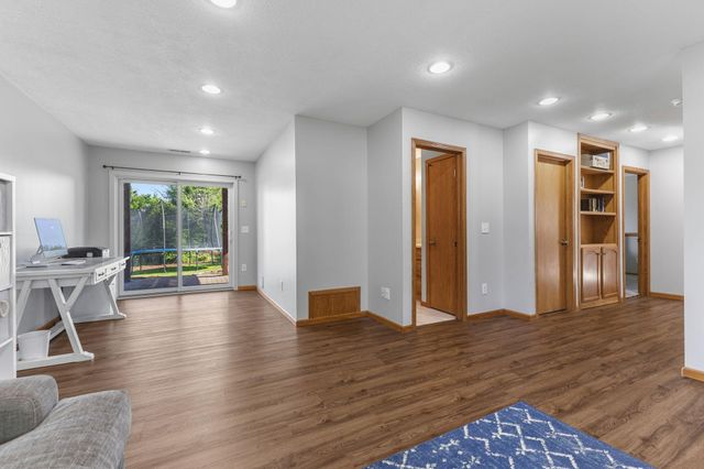 127 Bluestem Avenue, Shakopee, MN 55379