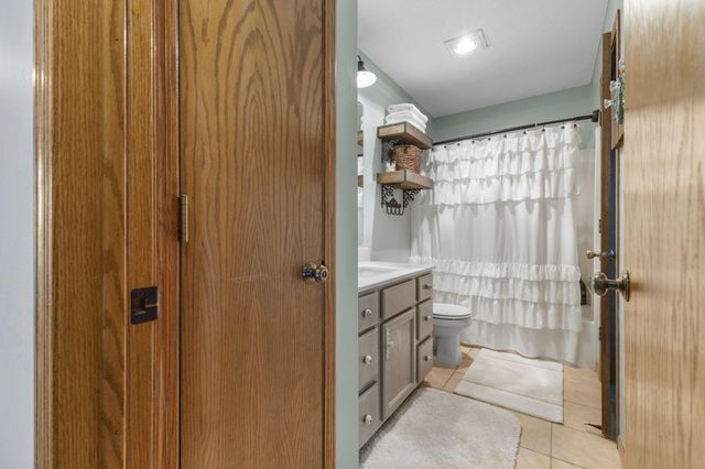 127 Bluestem Avenue, Shakopee, MN 55379