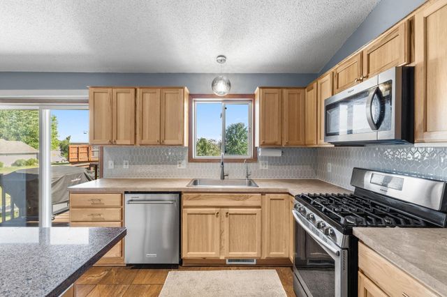 127 Bluestem Avenue, Shakopee, MN 55379