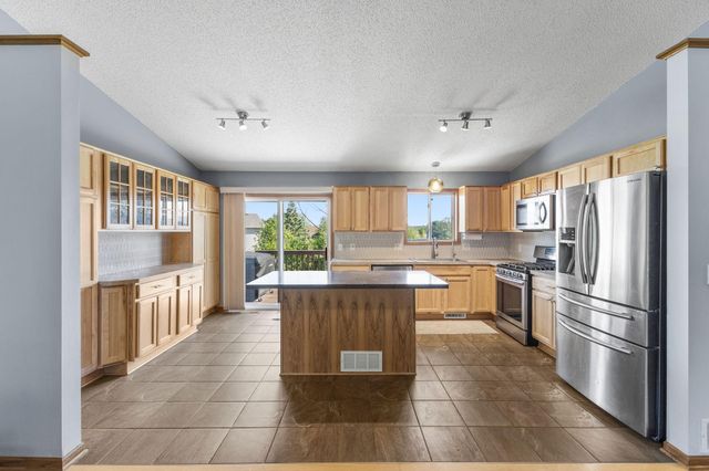 127 Bluestem Avenue, Shakopee, MN 55379