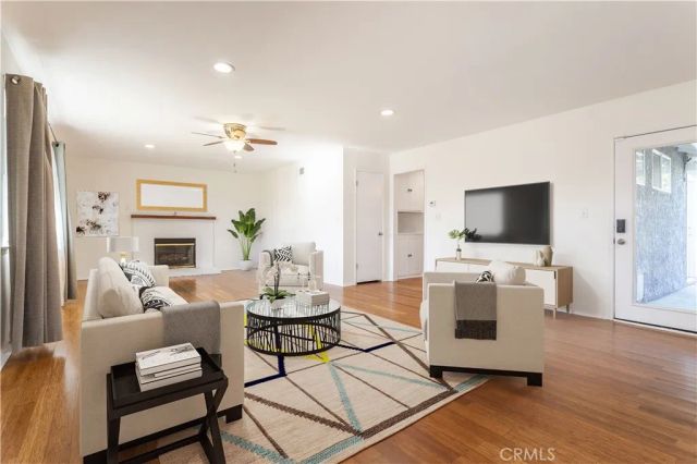 19233 Napa, Northridge, CA 91324