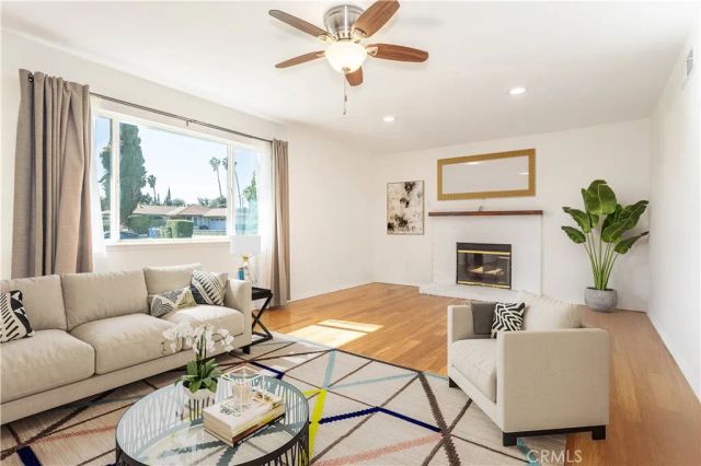 19233 Napa, Northridge, CA 91324