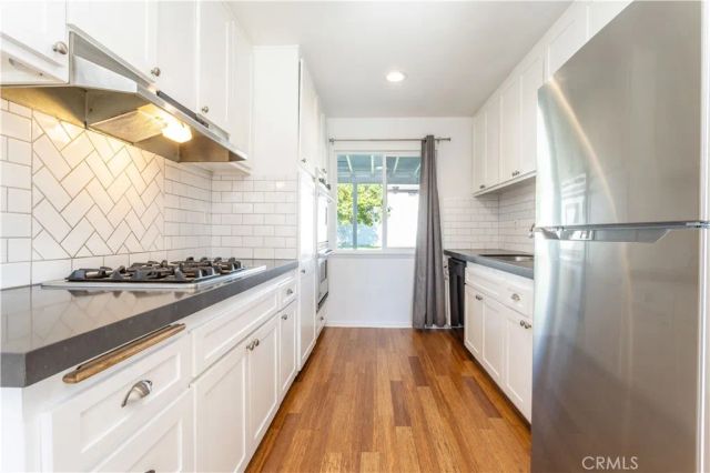 19233 Napa, Northridge, CA 91324
