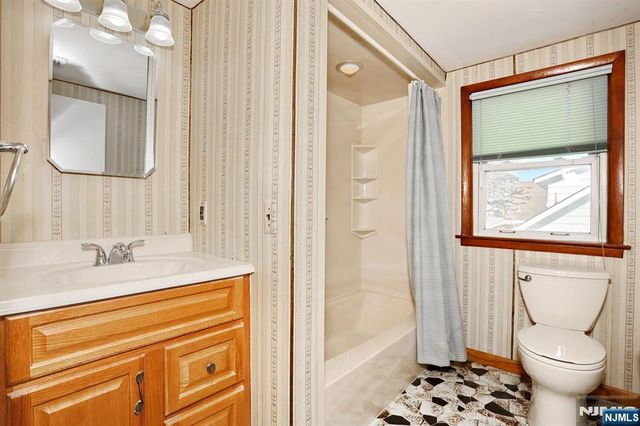 128 9th Avenue, Hawthorne, NJ 07506