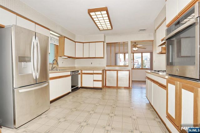 128 9th Avenue, Hawthorne, NJ 07506