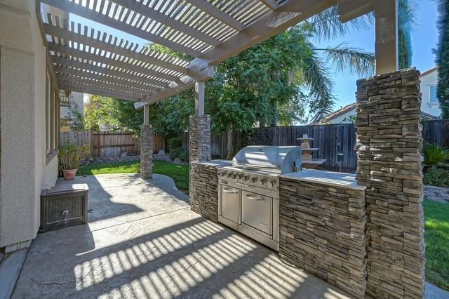 3530 Coyote Rd, West Sacramento, CA 95691
