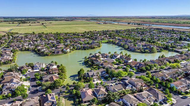 3530 Coyote Rd, West Sacramento, CA 95691