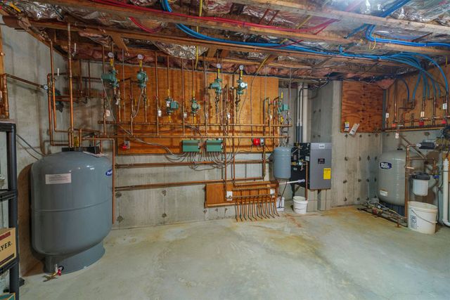 1 Lower Highlands Road, Dover, VT 05356