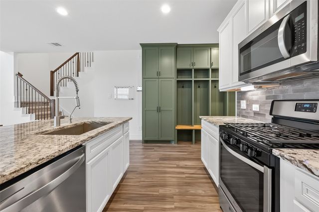 963 Youth Water Road, Montgomery, TX 77316