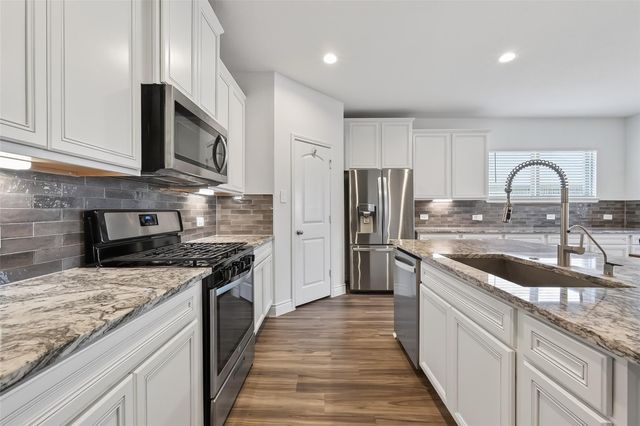 963 Youth Water Road, Montgomery, TX 77316