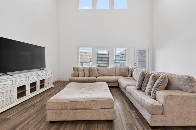 963 Youth Water Road, Montgomery, TX 77316