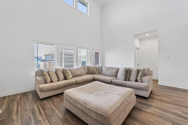 963 Youth Water Road, Montgomery, TX 77316