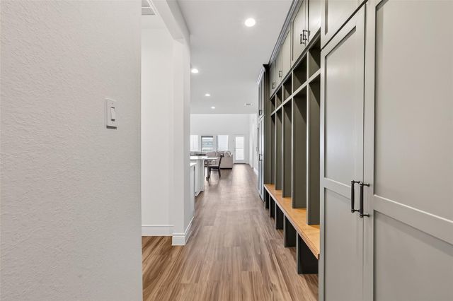 963 Youth Water Road, Montgomery, TX 77316