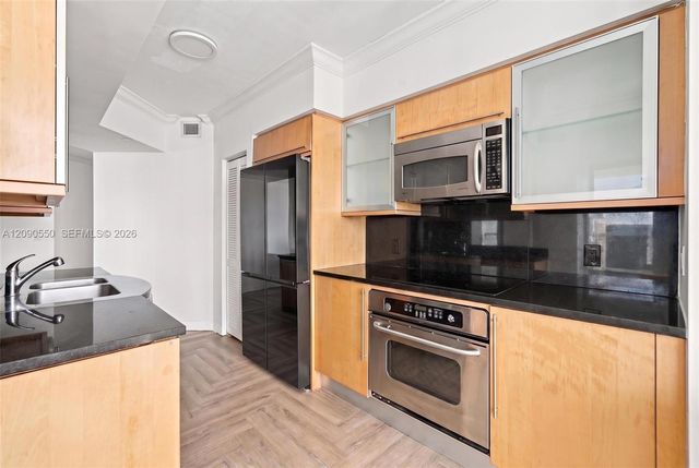 6365 Collins Avenue 1103, Miami Beach, FL 33141