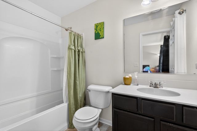 329 Bennett Drive, Carol Stream, IL 60188