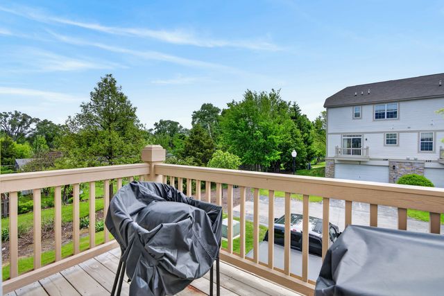 329 Bennett Drive, Carol Stream, IL 60188