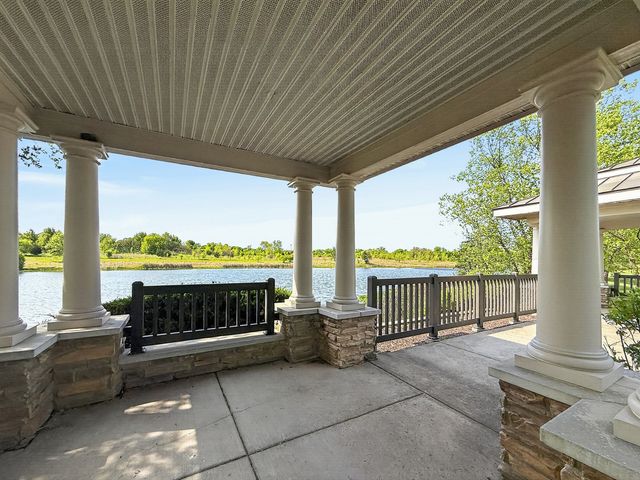 329 Bennett Drive, Carol Stream, IL 60188