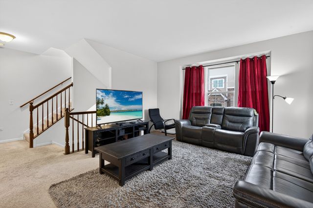 329 Bennett Drive, Carol Stream, IL 60188