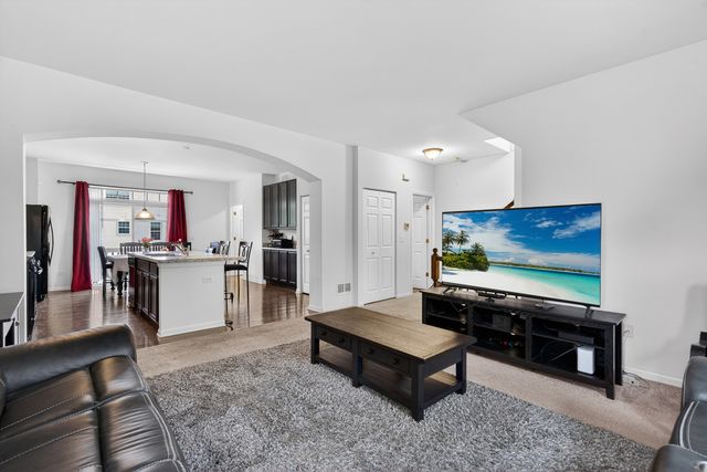 329 Bennett Drive, Carol Stream, IL 60188