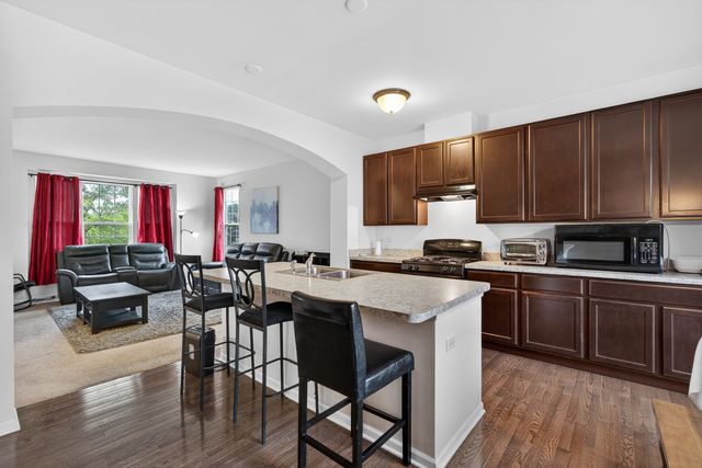 329 Bennett Drive, Carol Stream, IL 60188